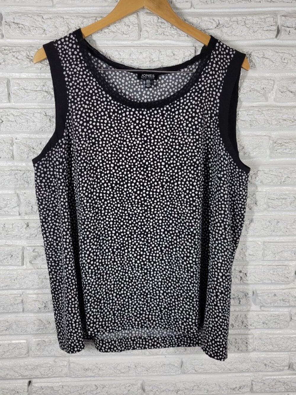 Jones New York Tank Top XL Black White Animal Print Mesh Neck Sleeveless ANI46E